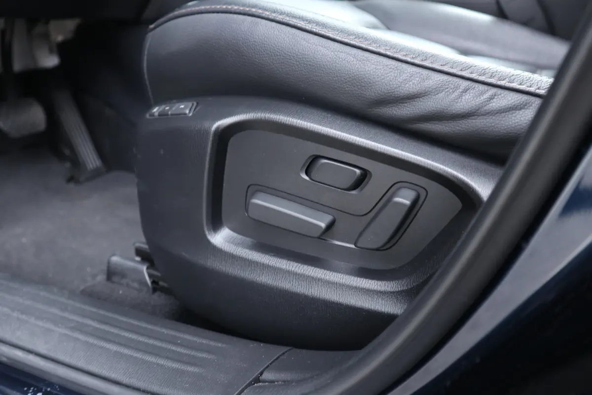 2.0 SkyActiv-G 165 Luxury Automaat / Schuifdak / Leer / Bose / Clima / Navi / Cruise