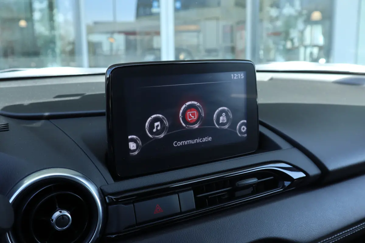 1.5 SkyActiv-G 132 Exclusive-Line Bose Audio / Leer / Clima / LED / Cruise