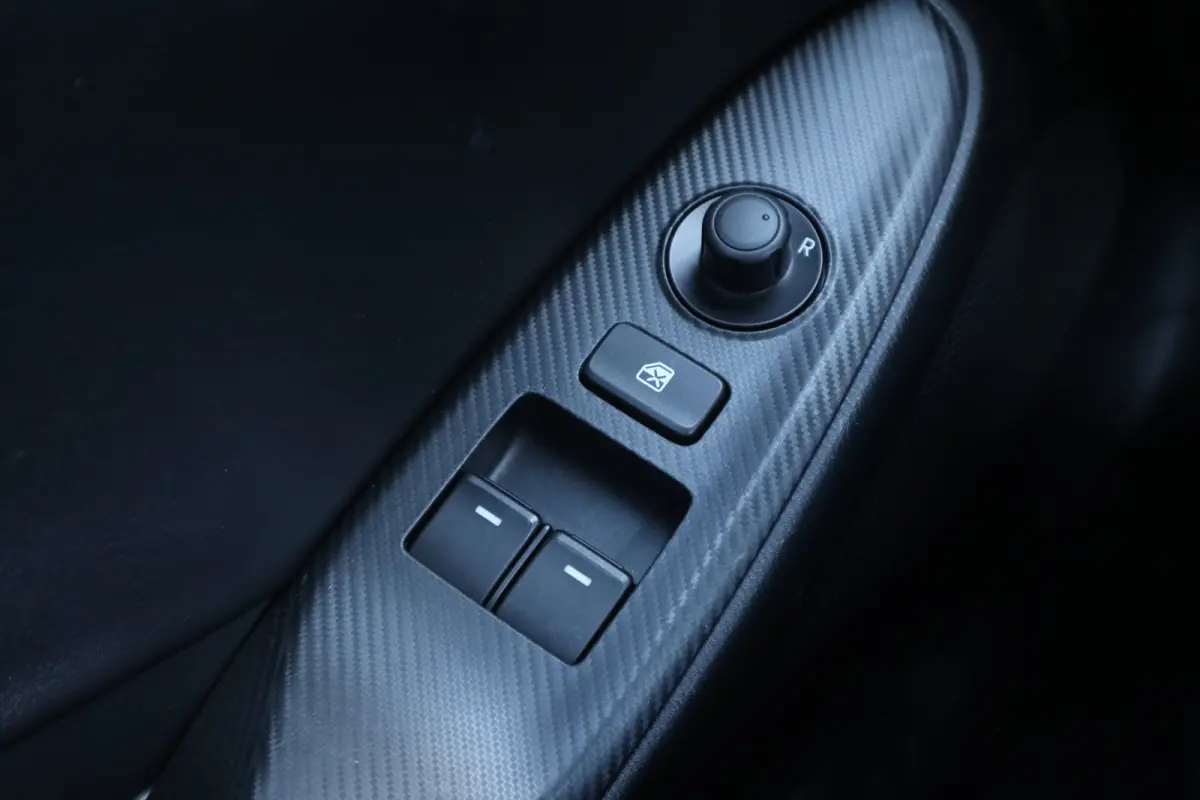 1.5 SkyActiv-G 132 Exclusive-Line Bose Audio / Leer / Clima / LED / Cruise
