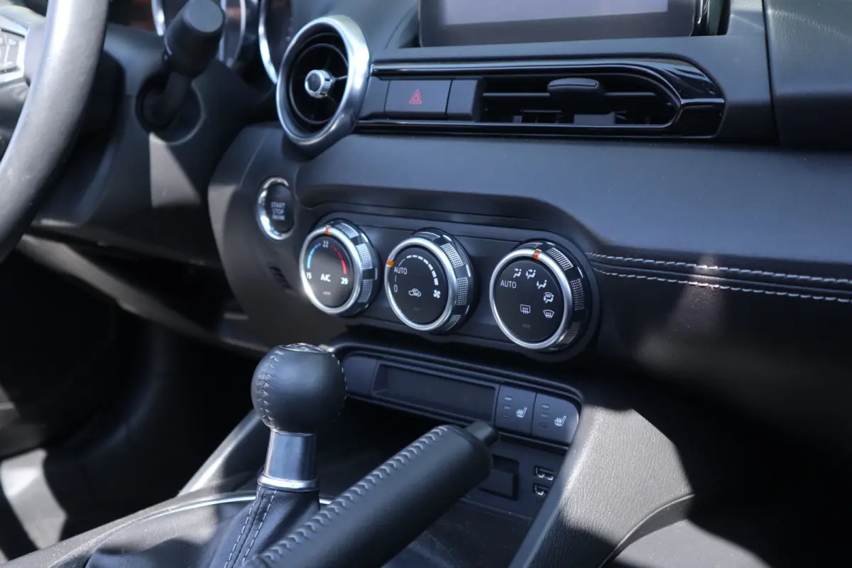 1.5 SkyActiv-G 132 Exclusive-Line Bose Audio / Leer / Clima / LED / Cruise