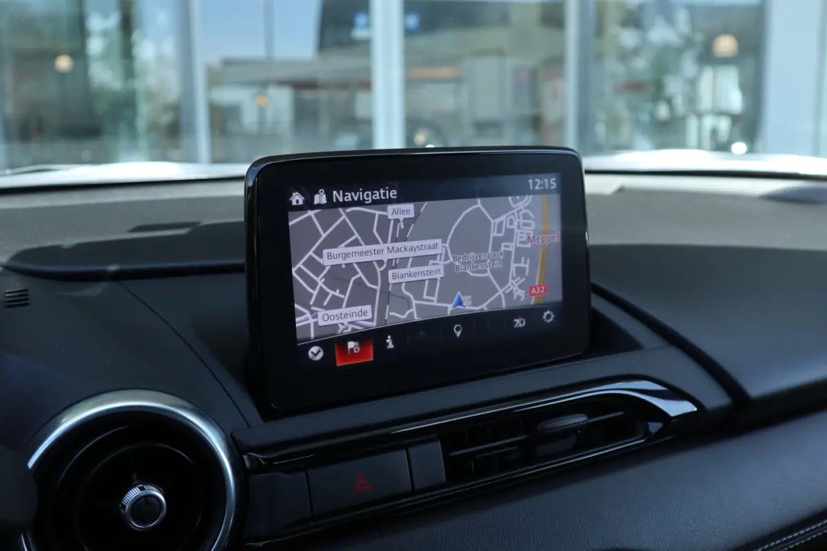 1.5 SkyActiv-G 132 Exclusive-Line Bose Audio / Leer / Clima / LED / Cruise