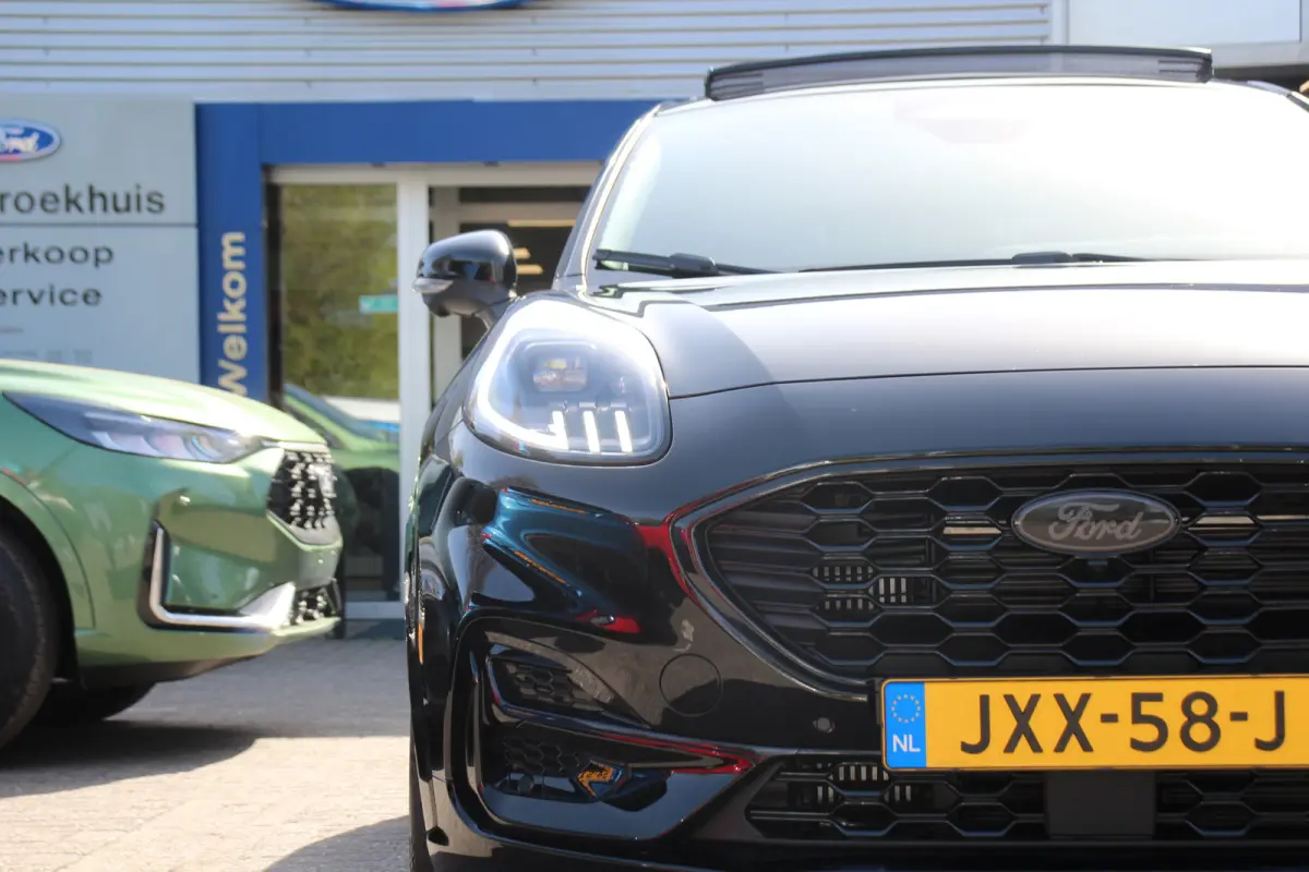 1.0EB ST-X | DIRECT RIJDEN! | NL-AUTO! | 1E EIGENAAR! | PERFORMANCE PACK | WINTERPACK | ADAPTIVE CRUISE | PANODAK | 360° CAMERA | LANE ASSIST | DEALER OH! | FORD PERFORMANCE STOELEN