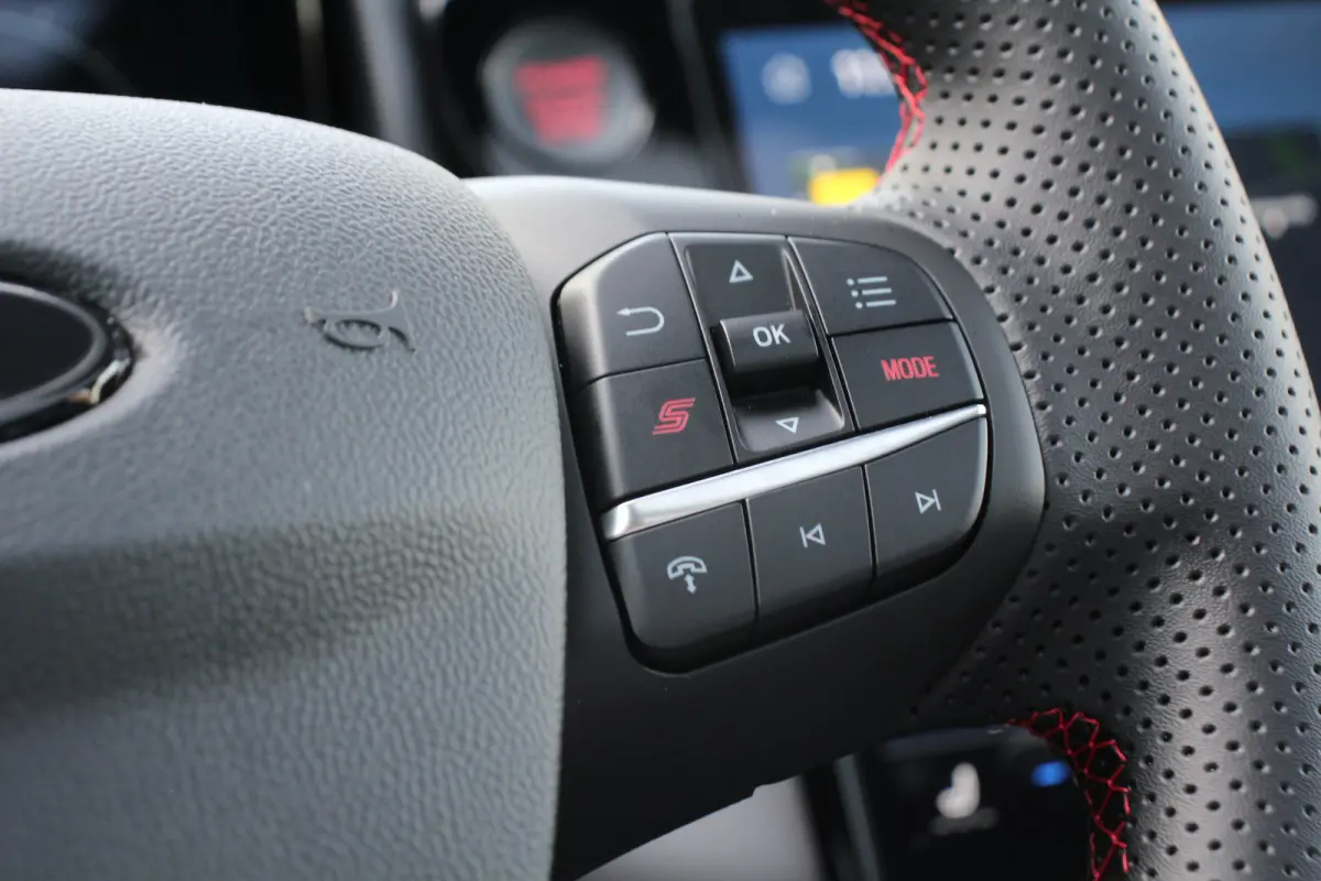 1.0EB ST-X | DIRECT RIJDEN! | NL-AUTO! | 1E EIGENAAR! | PERFORMANCE PACK | WINTERPACK | ADAPTIVE CRUISE | PANODAK | 360° CAMERA | LANE ASSIST | DEALER OH! | FORD PERFORMANCE STOELEN