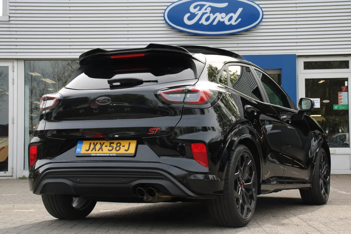 1.0EB ST-X | DIRECT RIJDEN! | NL-AUTO! | 1E EIGENAAR! | PERFORMANCE PACK | WINTERPACK | ADAPTIVE CRUISE | PANODAK | 360° CAMERA | LANE ASSIST | DEALER OH! | FORD PERFORMANCE STOELEN
