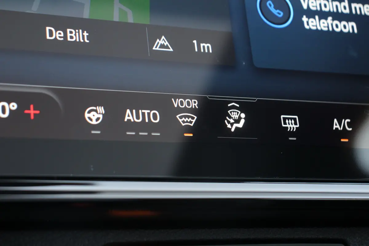 1.0EB ST-X | DIRECT RIJDEN! | NL-AUTO! | 1E EIGENAAR! | PERFORMANCE PACK | WINTERPACK | ADAPTIVE CRUISE | PANODAK | 360° CAMERA | LANE ASSIST | DEALER OH! | FORD PERFORMANCE STOELEN