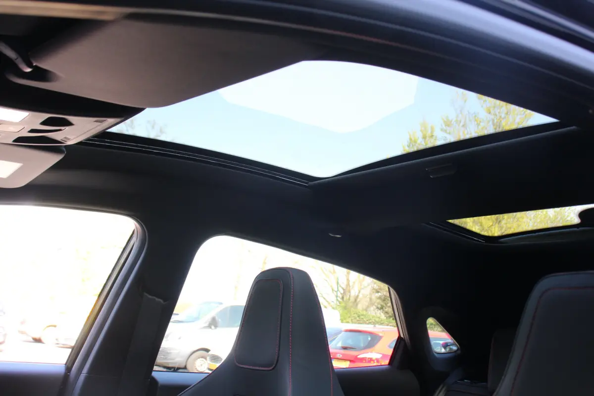 1.0EB ST-X | DIRECT RIJDEN! | NL-AUTO! | 1E EIGENAAR! | PERFORMANCE PACK | WINTERPACK | ADAPTIVE CRUISE | PANODAK | 360° CAMERA | LANE ASSIST | DEALER OH! | FORD PERFORMANCE STOELEN