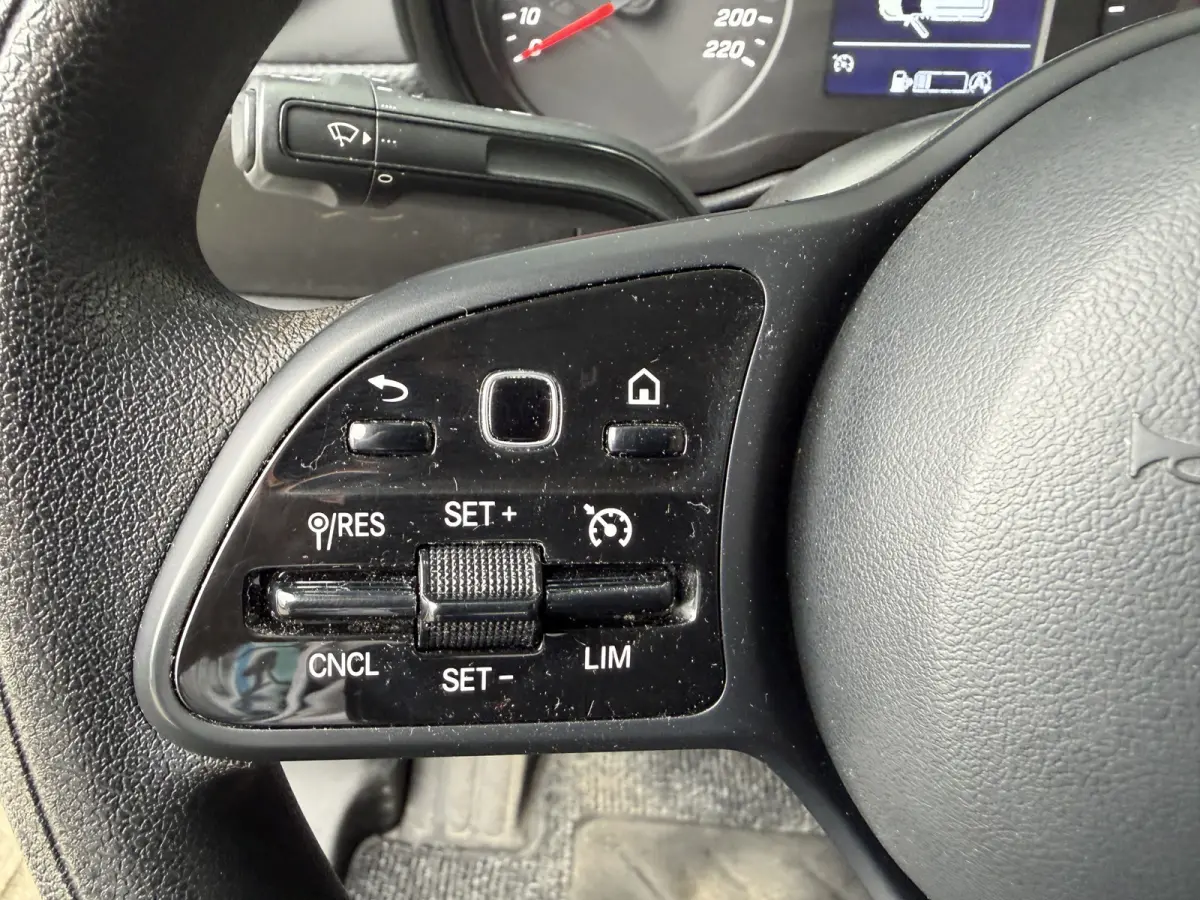 108 CDI Euro 6 L1 Pro CarPlay/cruise control/pdc