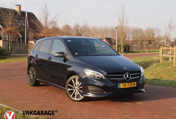 180 Ambition LED | Automaat | Sports Tourer | Night-pakket | Zwarte hemel bekleding