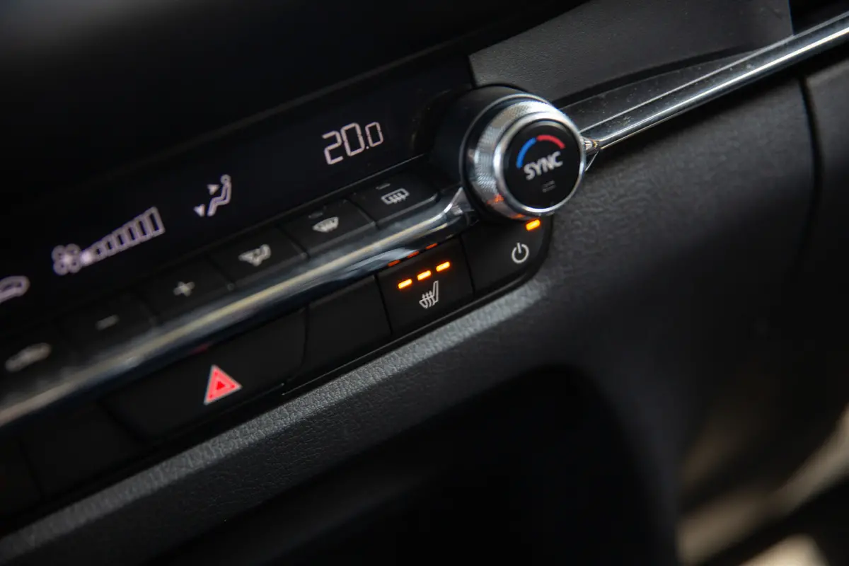 2.5 e-SkyActiv-G M Hybrid Homura , Head-up display, Adap. cruise, Carplay,