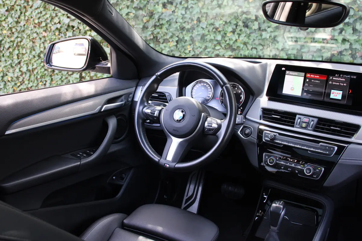 xDrive25e High Executive | M SPORT | PANO DAK | 19'' LMV | LEDER ZETELS | STOELVERWARMING | DEALER OH | PRACHTIGE STAAT!
