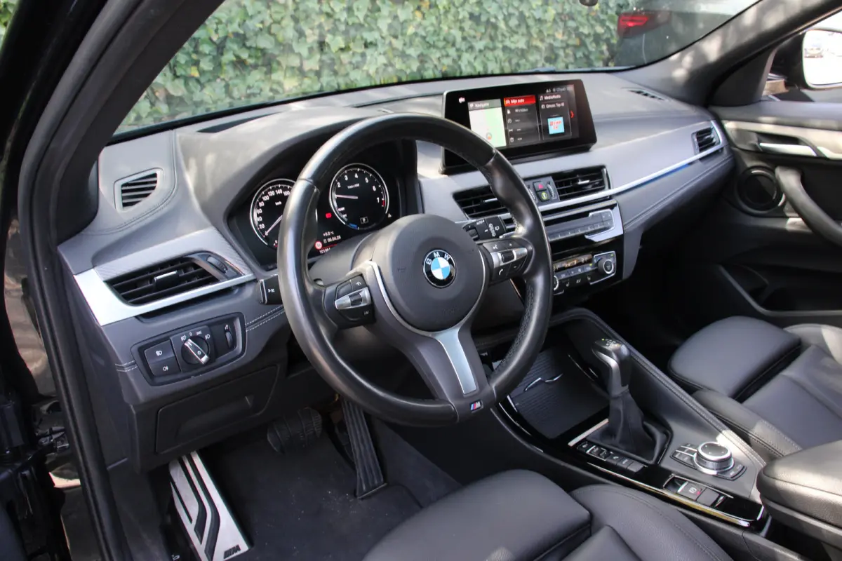 xDrive25e High Executive | M SPORT | PANO DAK | 19'' LMV | LEDER ZETELS | STOELVERWARMING | DEALER OH | PRACHTIGE STAAT!