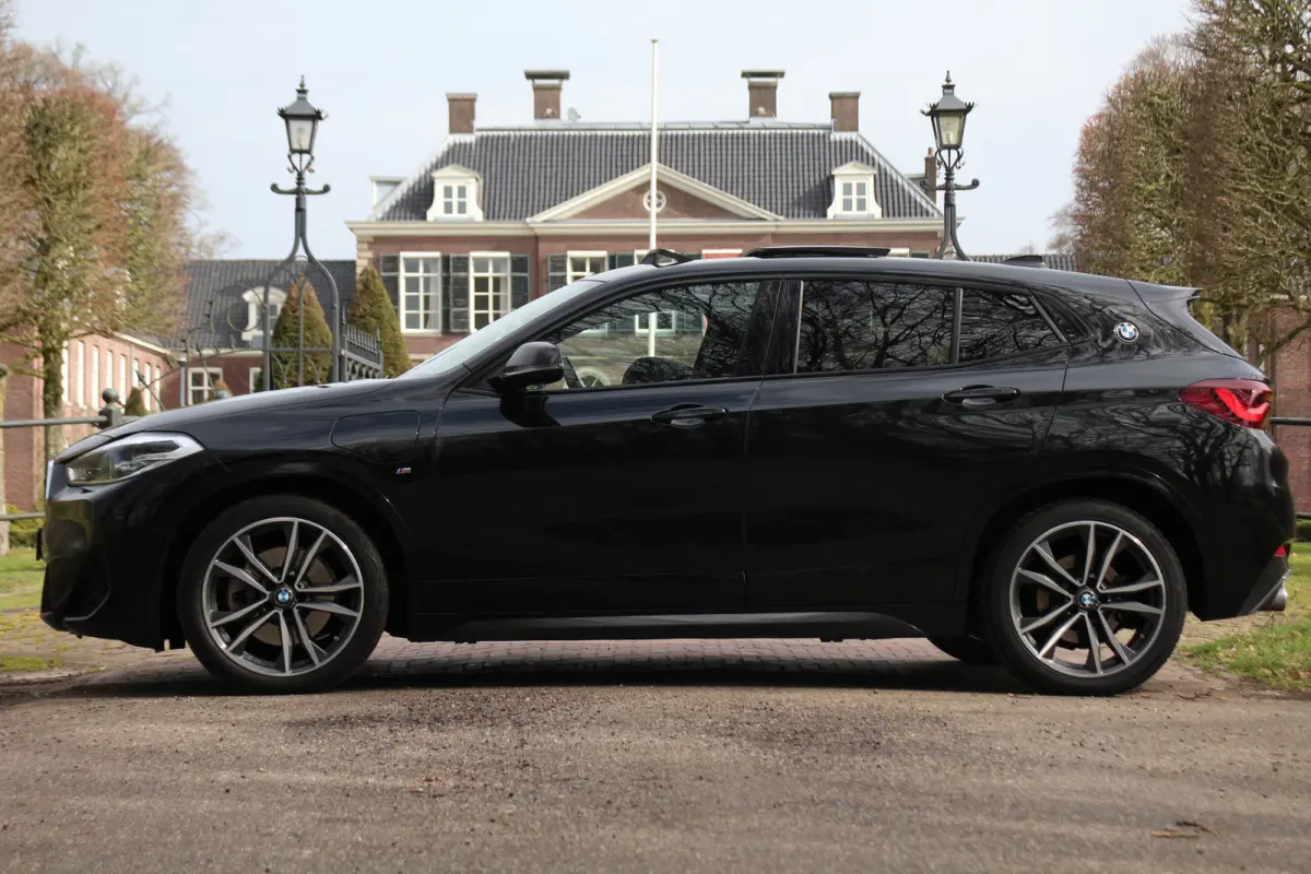 xDrive25e High Executive | M SPORT | PANO DAK | 19'' LMV | LEDER ZETELS | STOELVERWARMING | DEALER OH | PRACHTIGE STAAT!