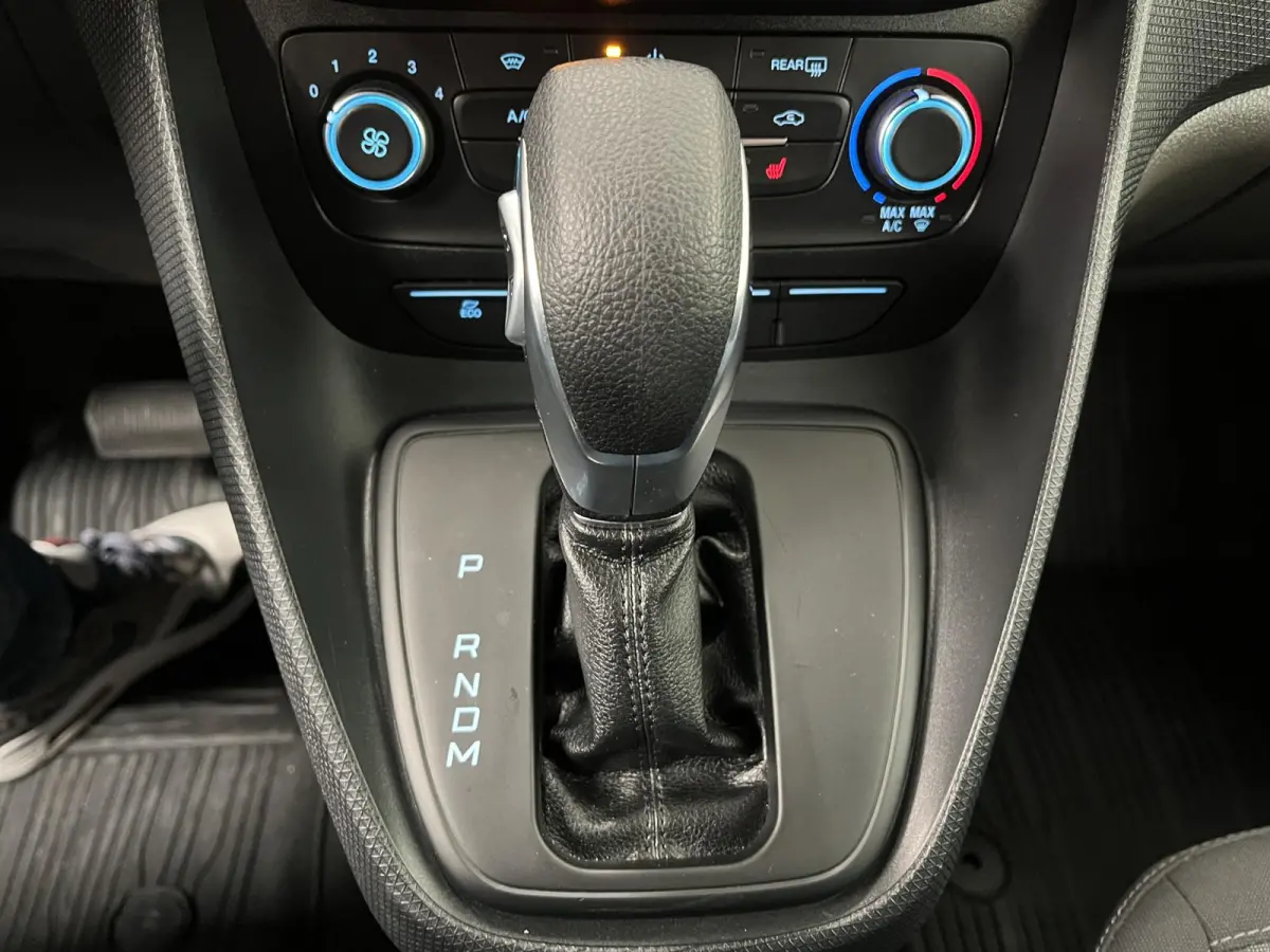 1.5 EcoBlue L2 Trend Automaat Airco Radio Cruise Control Parkeersensoren Achterklep Verwarmbare voorstoelen