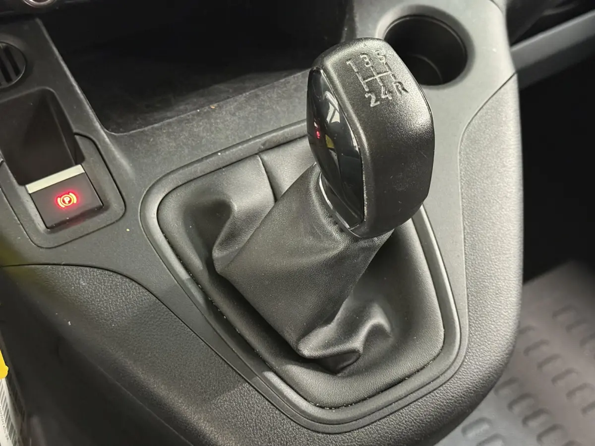 1.5 BlueHDI Premium Airco App-connect Parkeersensoren Trekhaak