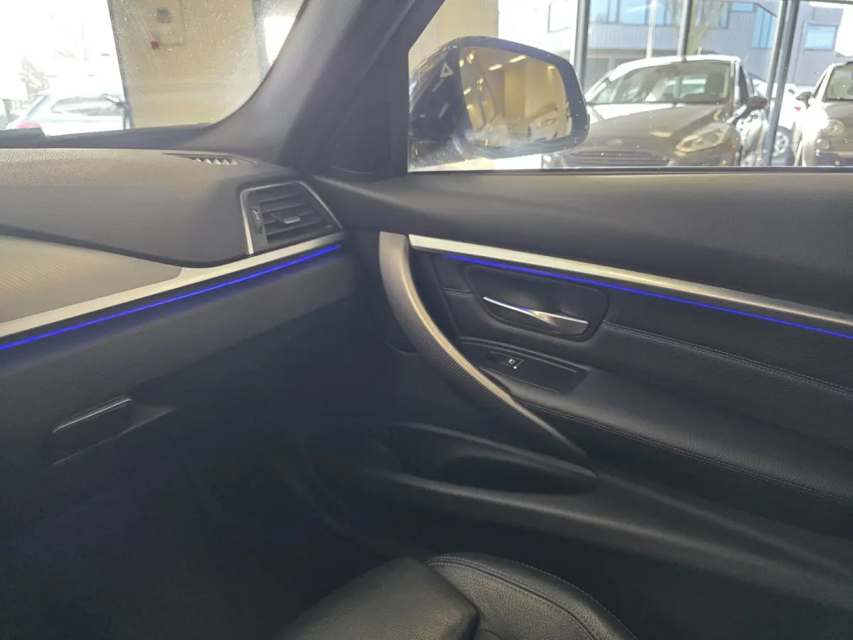 318i M-Sport Corporate Lease Automaat – Pano – HUD – Leder – Camera – NAP –