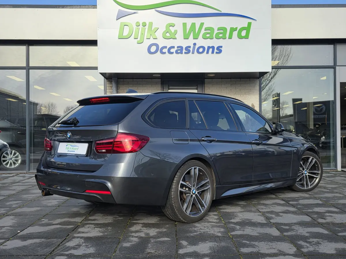 318i M-Sport Corporate Lease Automaat – Pano – HUD – Leder – Camera – NAP –