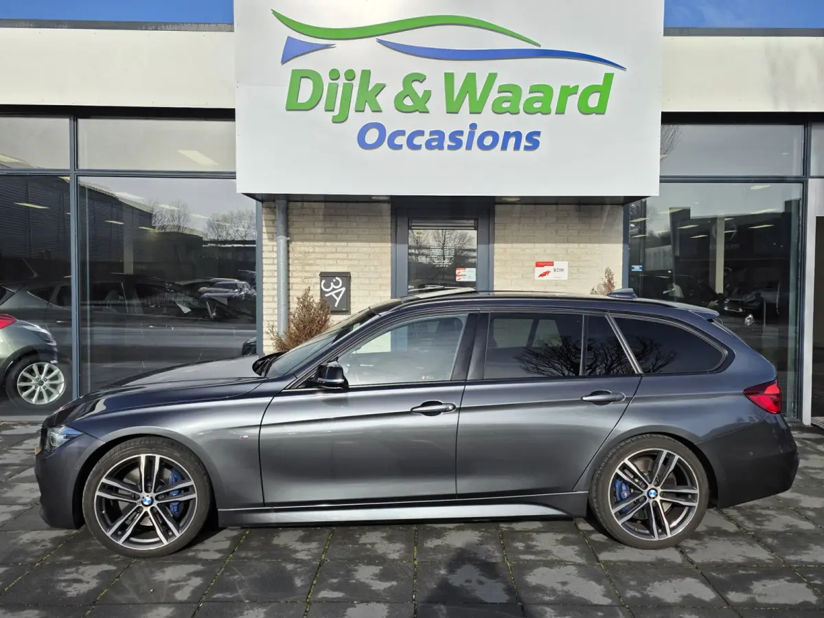 318i M-Sport Corporate Lease Automaat – Pano – HUD – Leder – Camera – NAP –