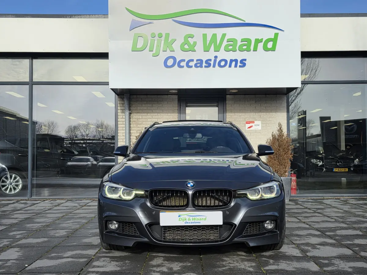 318i M-Sport Corporate Lease Automaat – Pano – HUD – Leder – Camera – NAP –