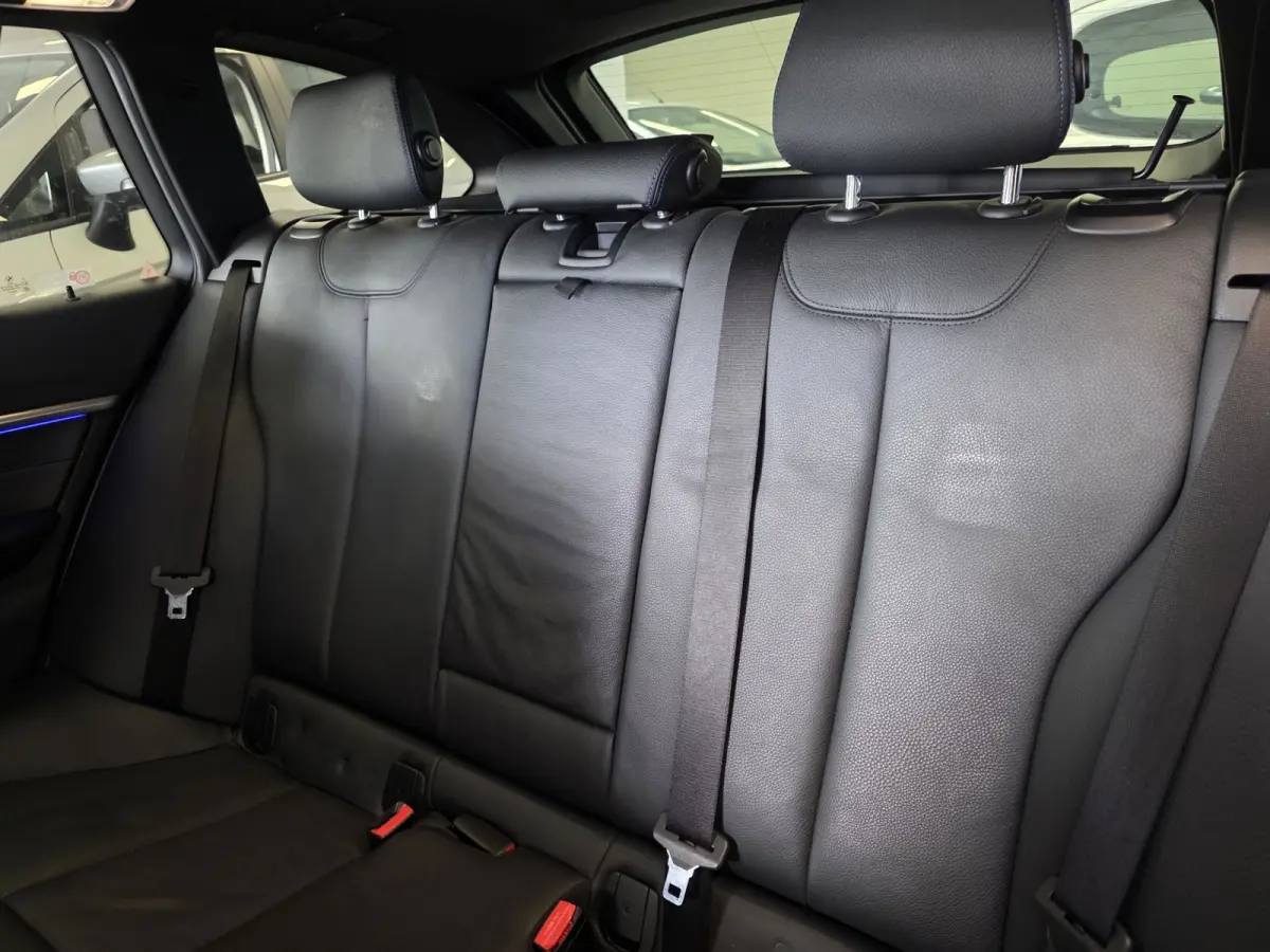318i M-Sport Corporate Lease Automaat – Pano – HUD – Leder – Camera – NAP –