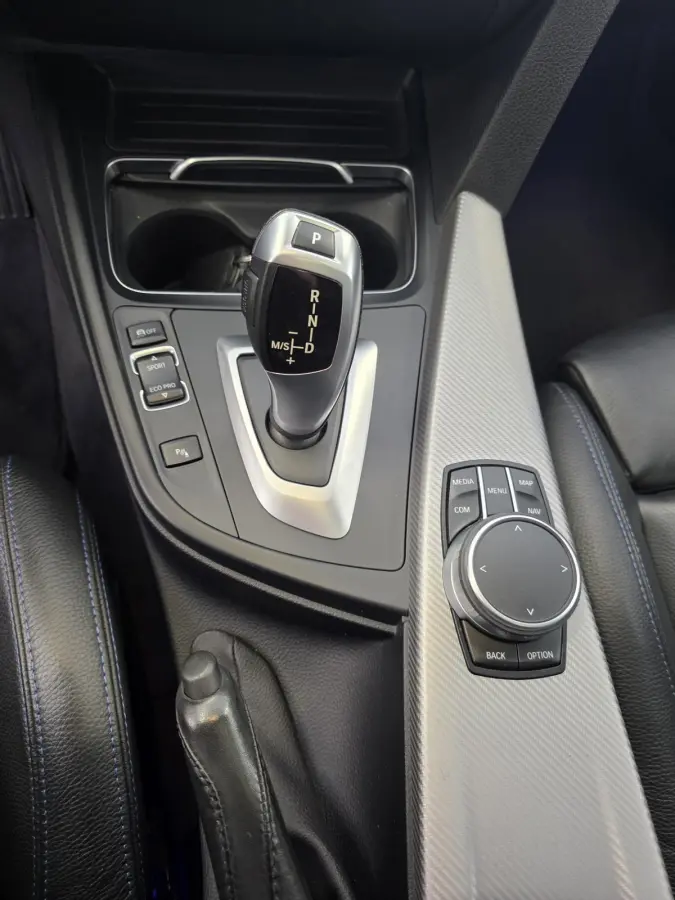 318i M-Sport Corporate Lease Automaat – Pano – HUD – Leder – Camera – NAP –