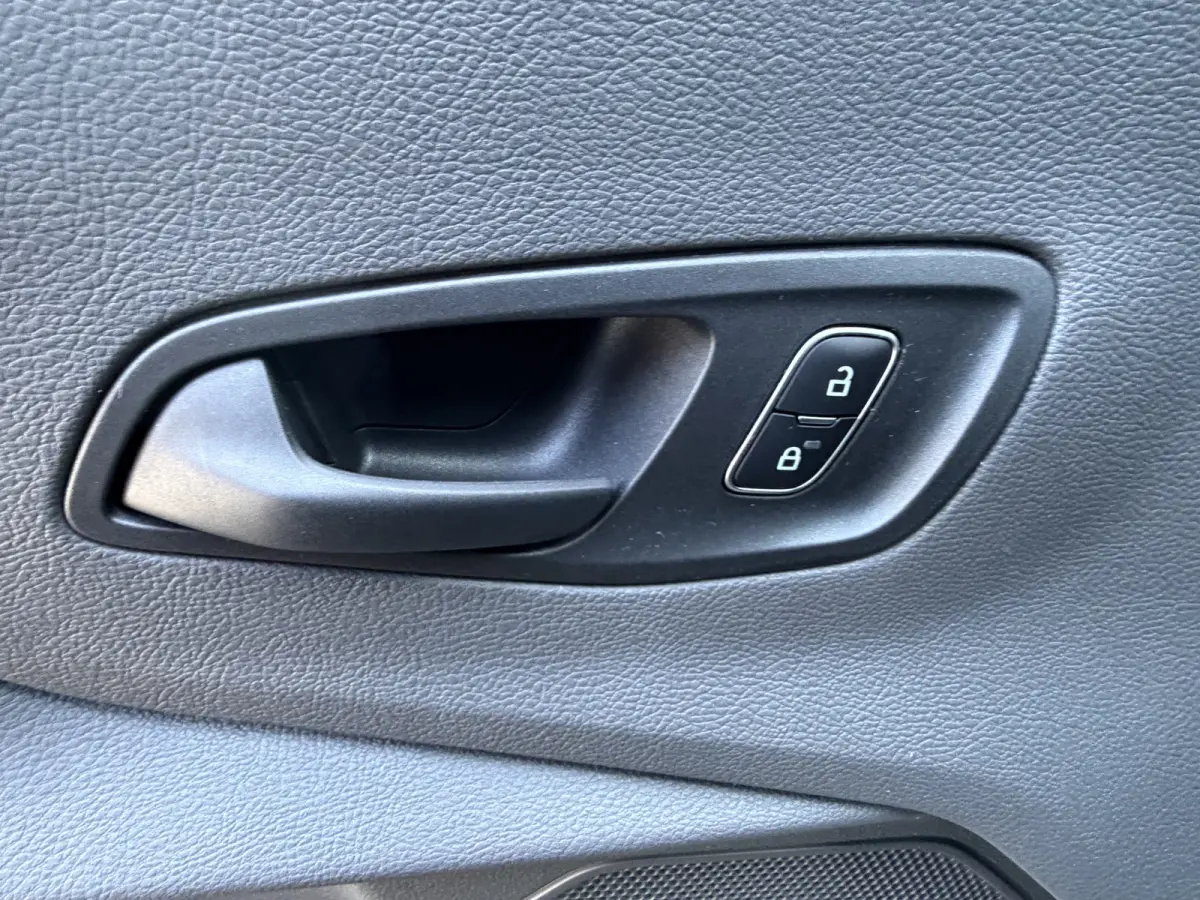 350 L2H2 270PK Trend 68 kWh 317 KM WLTP CarPlay/cruisecontrol/stoelverwarming