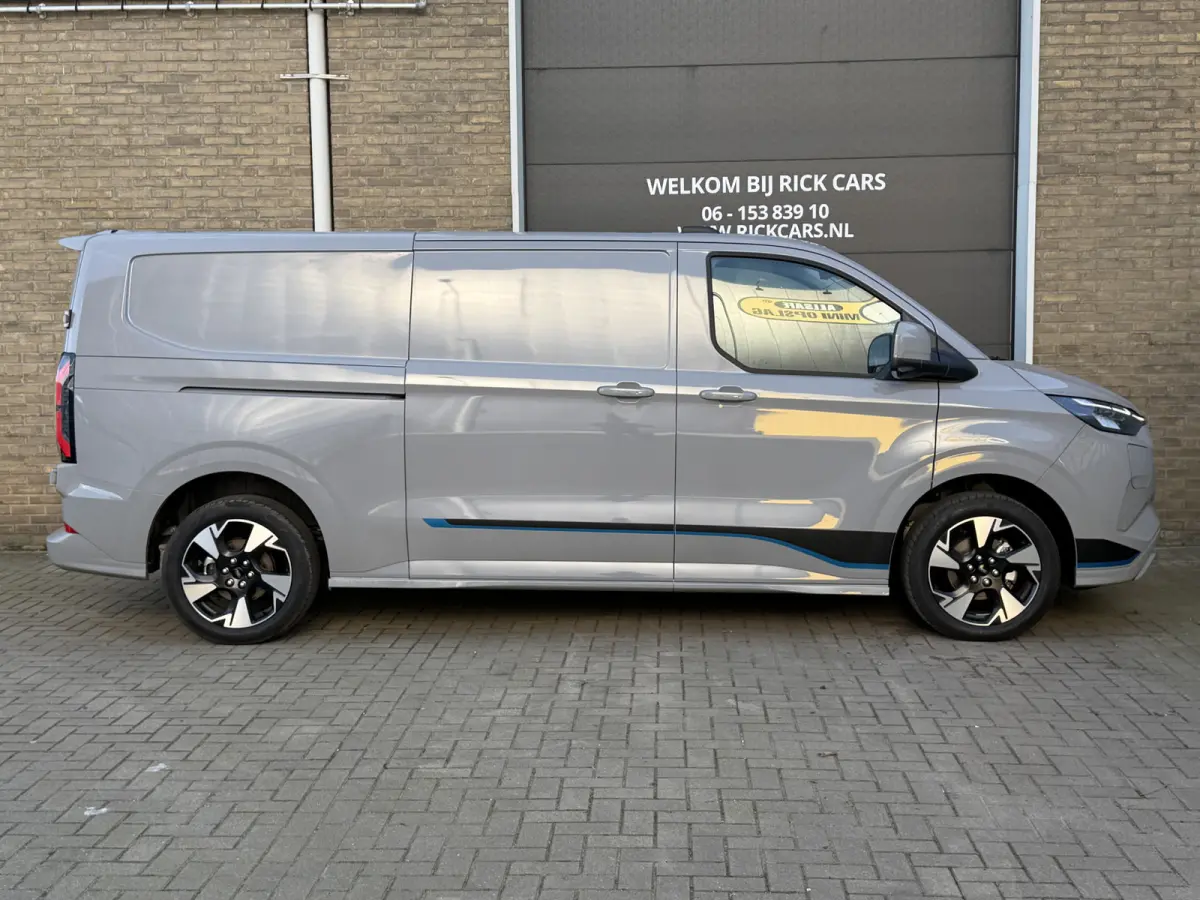 Cust. 320 L2H1 Sport 218PK 65 kWh CarPlay/stoelverwarming/navi/camera