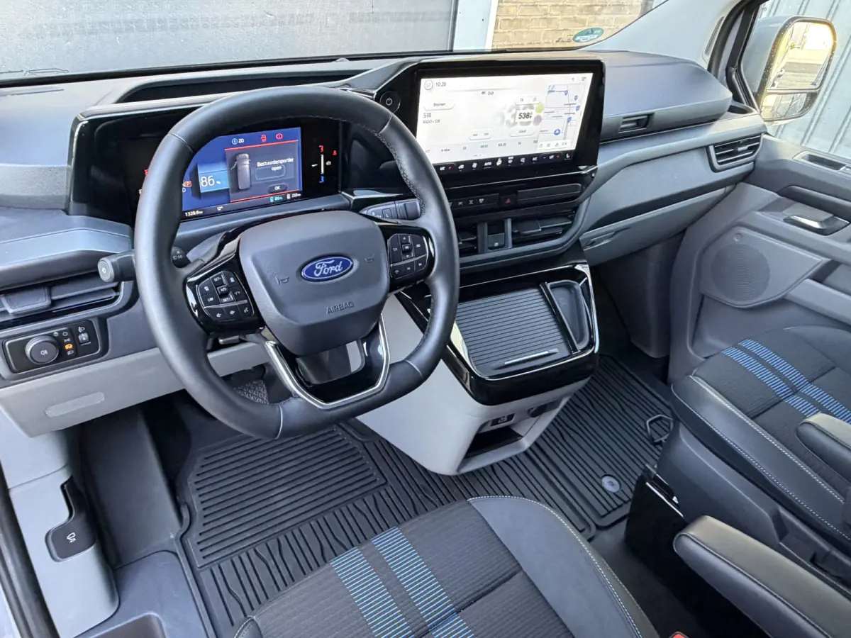 Cust. 320 L2H1 Sport 218PK 65 kWh CarPlay/stoelverwarming/navi/camera