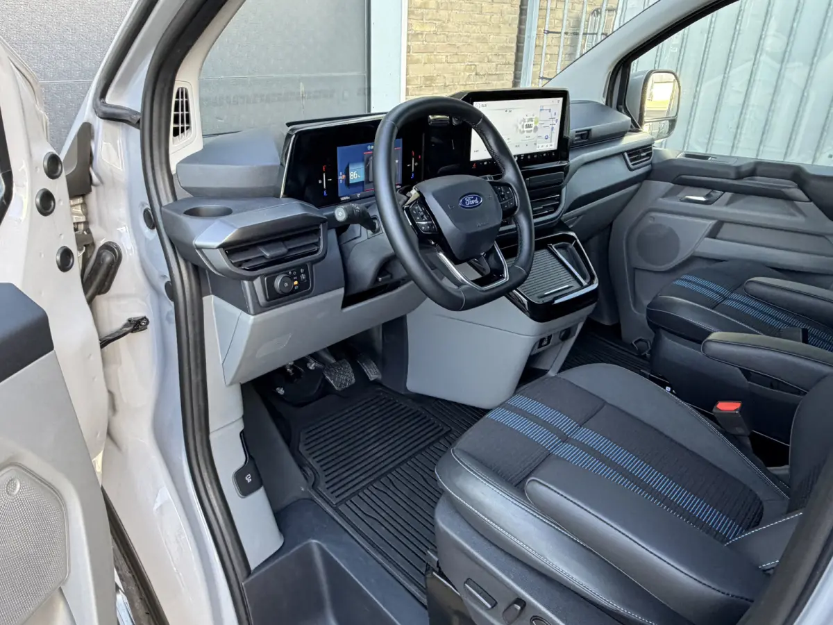 Cust. 320 L2H1 Sport 218PK 65 kWh CarPlay/stoelverwarming/navi/camera