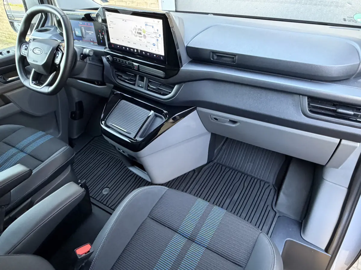 Cust. 320 L2H1 Sport 218PK 65 kWh CarPlay/stoelverwarming/navi/camera