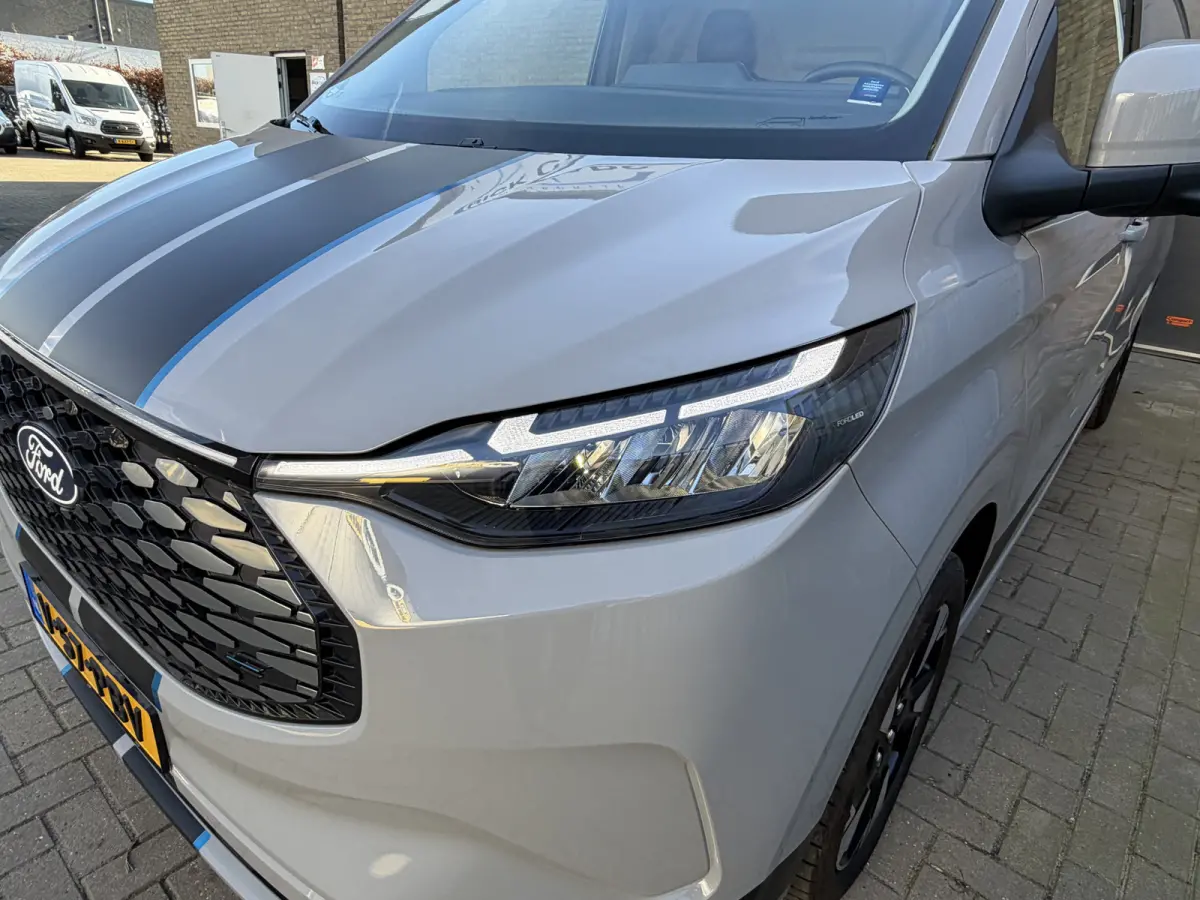 Cust. 320 L2H1 Sport 218PK 65 kWh CarPlay/stoelverwarming/navi/camera