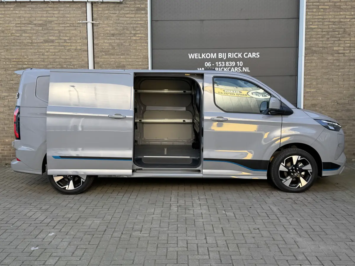 Cust. 320 L2H1 Sport 218PK 65 kWh CarPlay/stoelverwarming/navi/camera