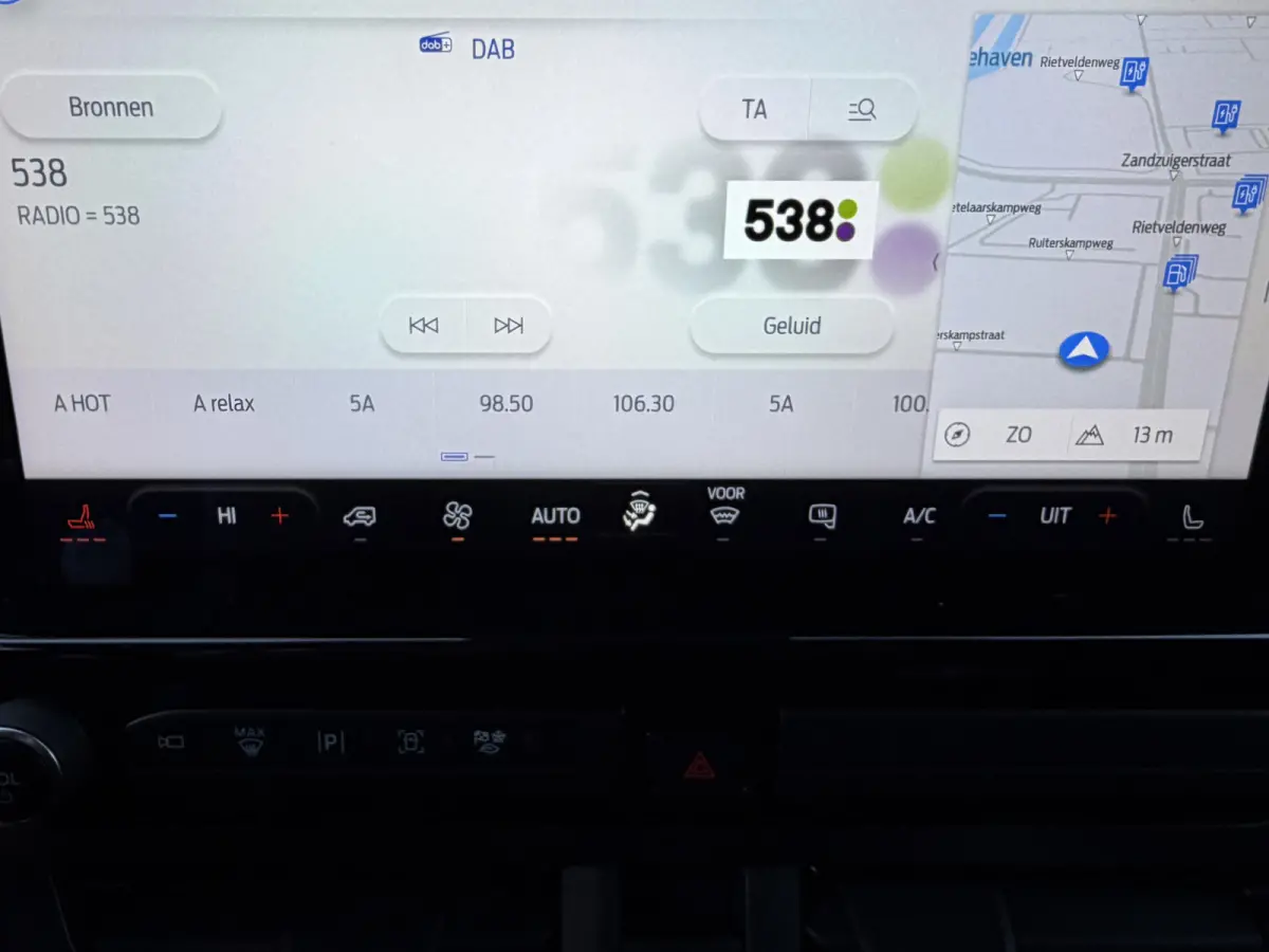 Cust. 320 L2H1 Sport 218PK 65 kWh CarPlay/stoelverwarming/navi/camera