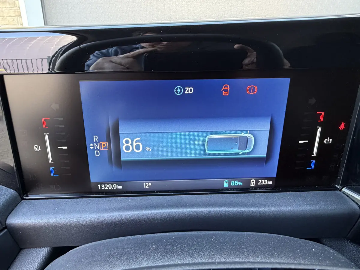 Cust. 320 L2H1 Sport 218PK 65 kWh CarPlay/stoelverwarming/navi/camera