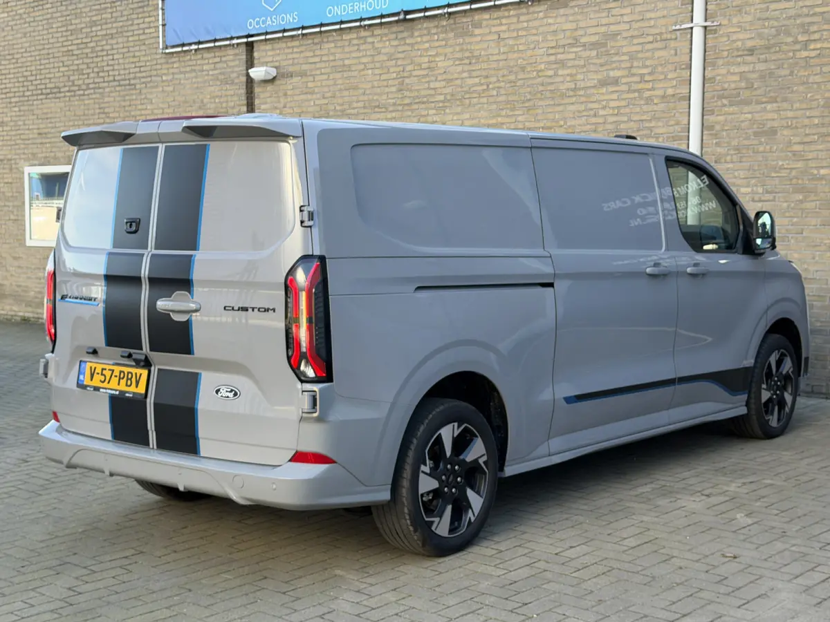 Cust. 320 L2H1 Sport 218PK 65 kWh CarPlay/stoelverwarming/navi/camera