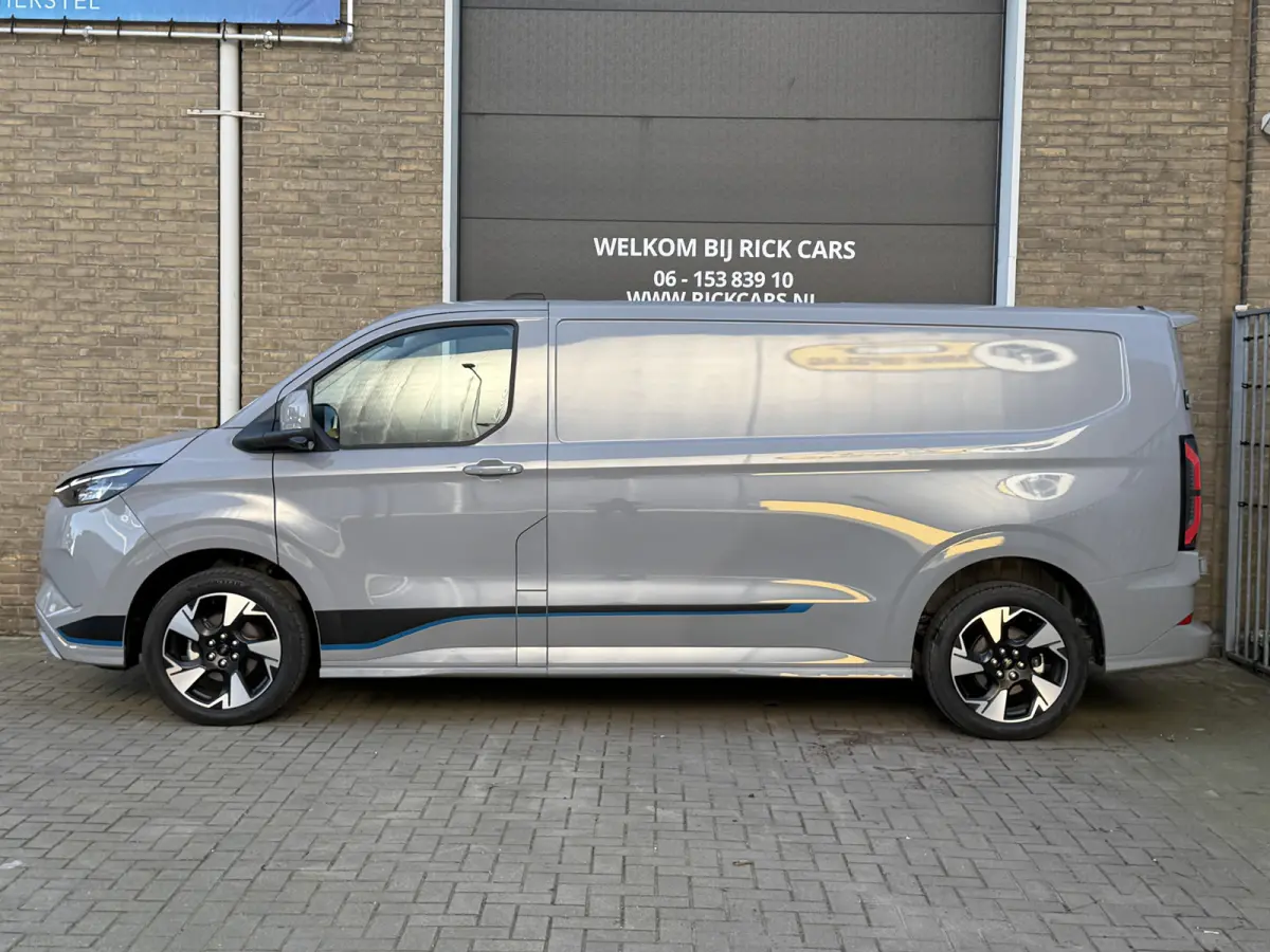 Cust. 320 L2H1 Sport 218PK 65 kWh CarPlay/stoelverwarming/navi/camera