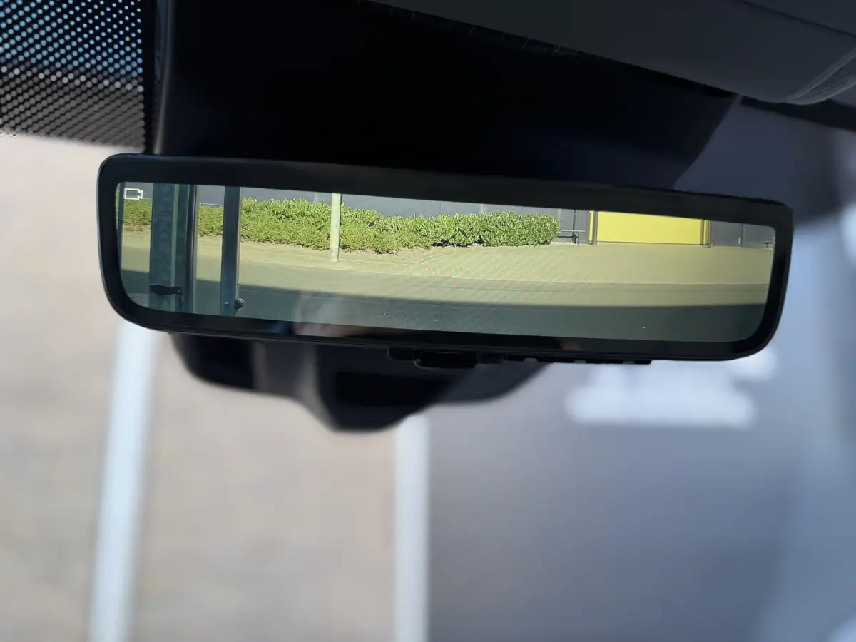 Cust. 320 L2H1 Sport 218PK 65 kWh CarPlay/stoelverwarming/navi/camera