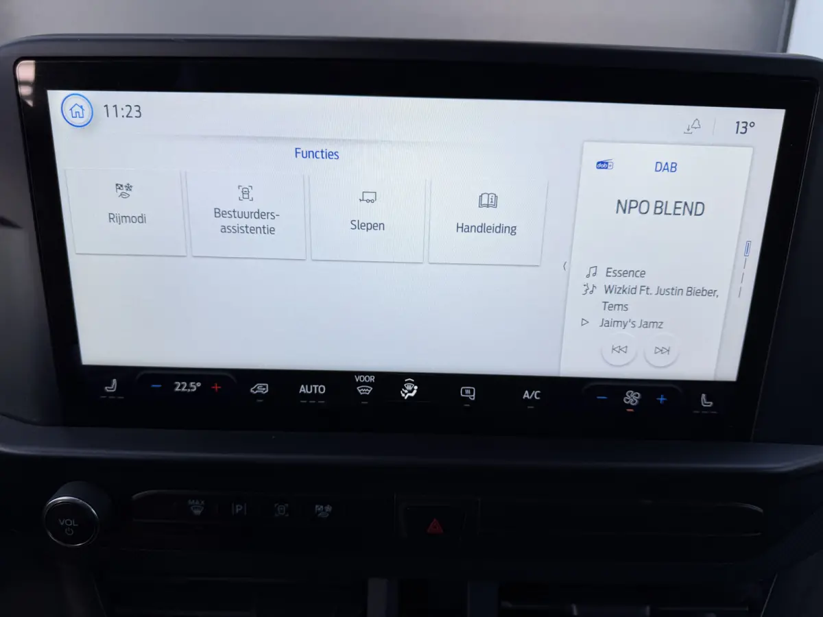 320 2.0 TDCI 140 PK Euro 6 L2H1 Trend CarPlay/Stoelverwarming/cruise control