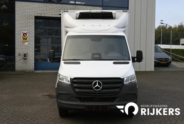 517 CDI Koel-vries Bakwagen met laadklep Thermoking V500 Max D/N koeling