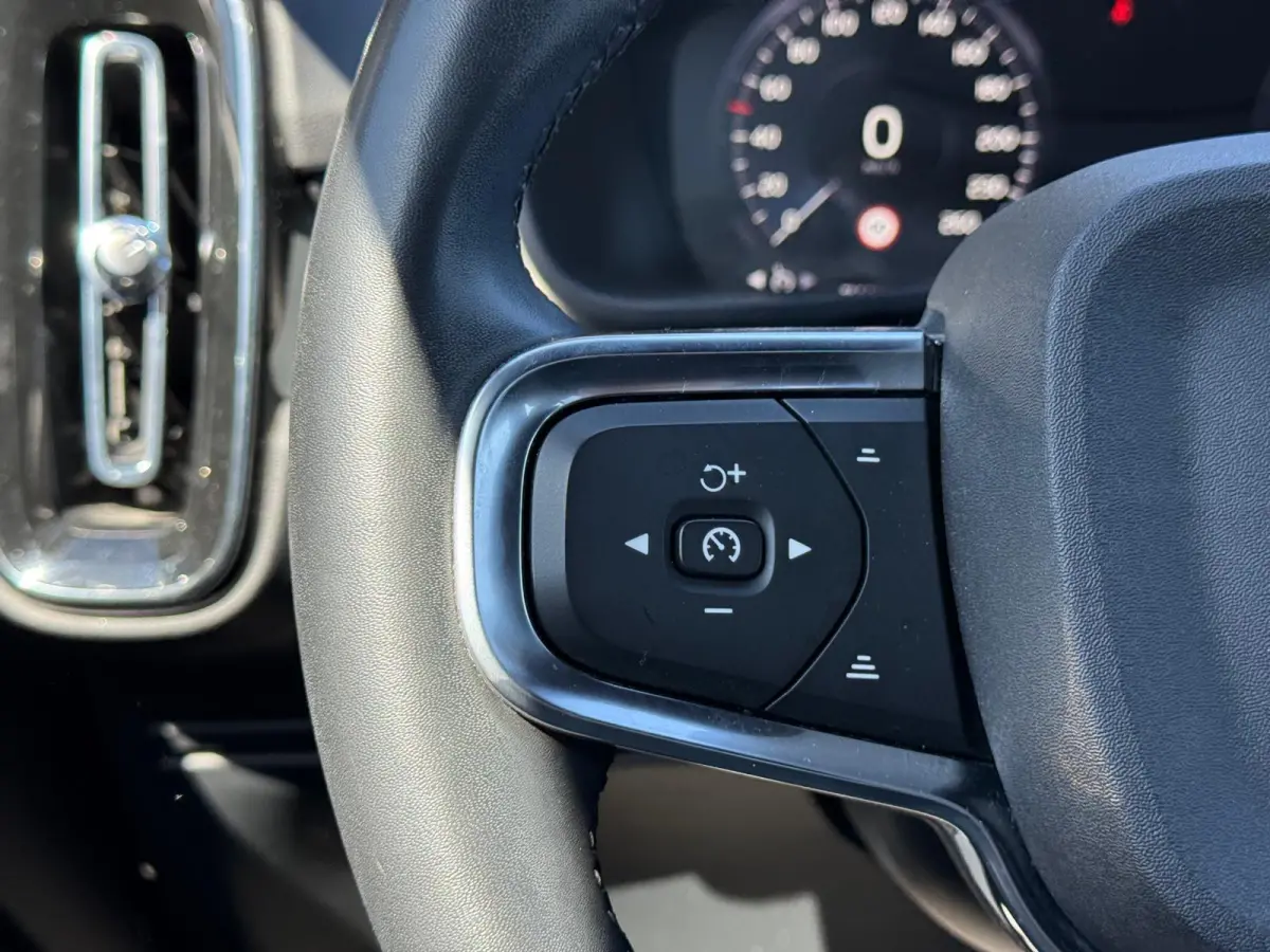 T4 Plus Bright | Camera | DAB | Navi | Blis | Keyless | Bluetooth | Elektrische stoelen | Harman & Kardon audio |