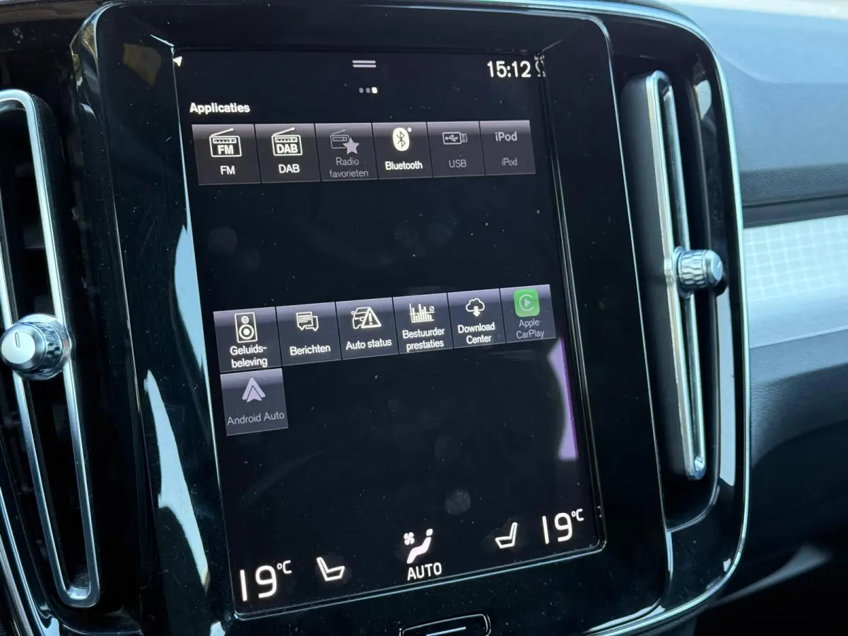 T4 Plus Bright | Camera | DAB | Navi | Blis | Keyless | Bluetooth | Elektrische stoelen | Harman & Kardon audio |