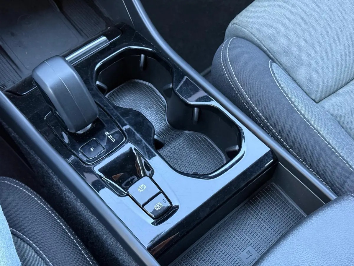 T4 Plus Bright | Camera | DAB | Navi | Blis | Keyless | Bluetooth | Elektrische stoelen | Harman & Kardon audio |