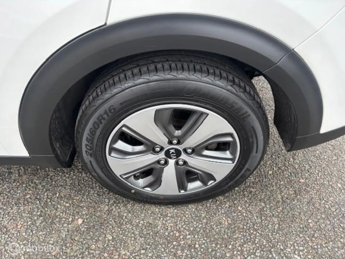 1.6 GDi Hybrid DynamicPlusLine Navigatie, + Camera achter , Leren bekleding Stoel & Stuur verwarming , Lane assist , Brake assist , volledig onderhouden !