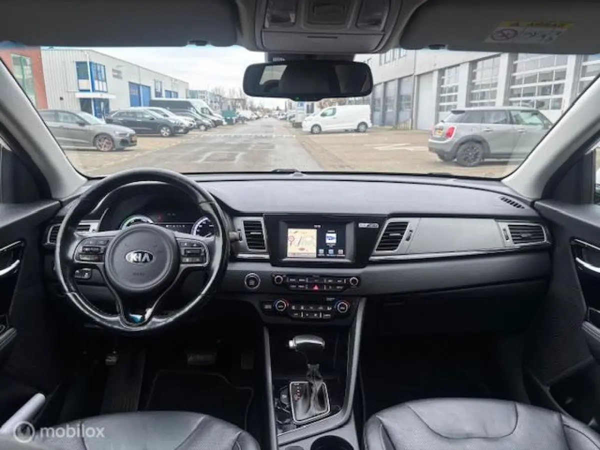 1.6 GDi Hybrid DynamicPlusLine Navigatie, + Camera achter , Leren bekleding Stoel & Stuur verwarming , Lane assist , Brake assist , volledig onderhouden !