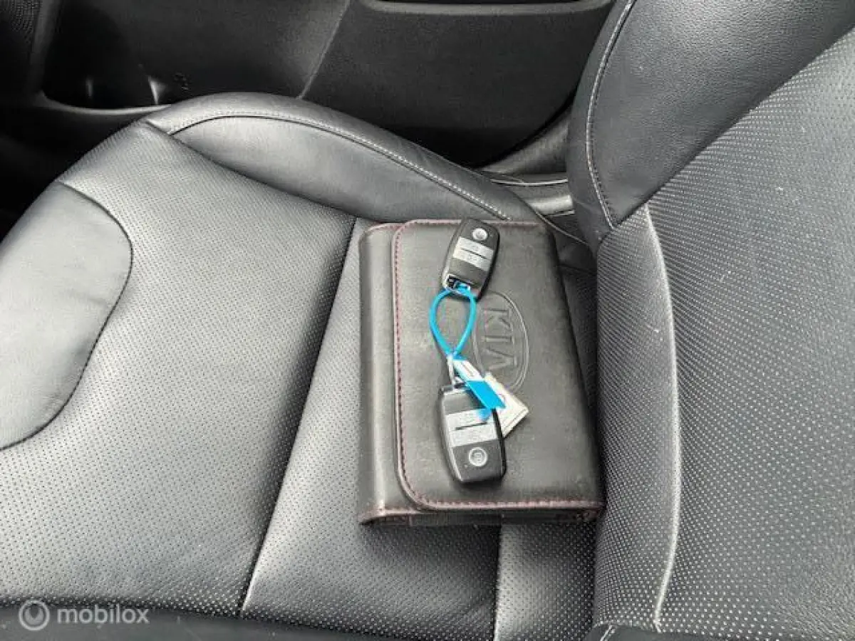 1.6 GDi Hybrid DynamicPlusLine Navigatie, + Camera achter , Leren bekleding Stoel & Stuur verwarming , Lane assist , Brake assist , volledig onderhouden !