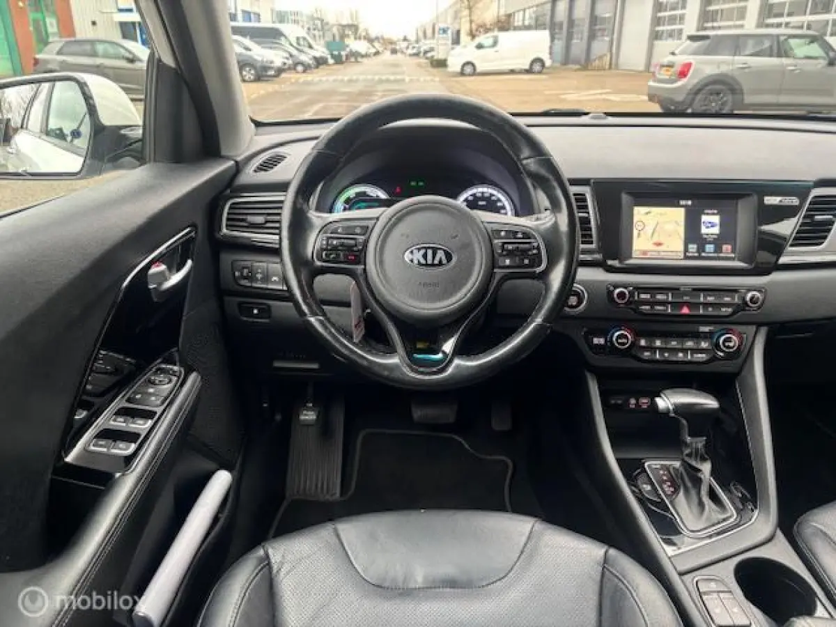 1.6 GDi Hybrid DynamicPlusLine Navigatie, + Camera achter , Leren bekleding Stoel & Stuur verwarming , Lane assist , Brake assist , volledig onderhouden !