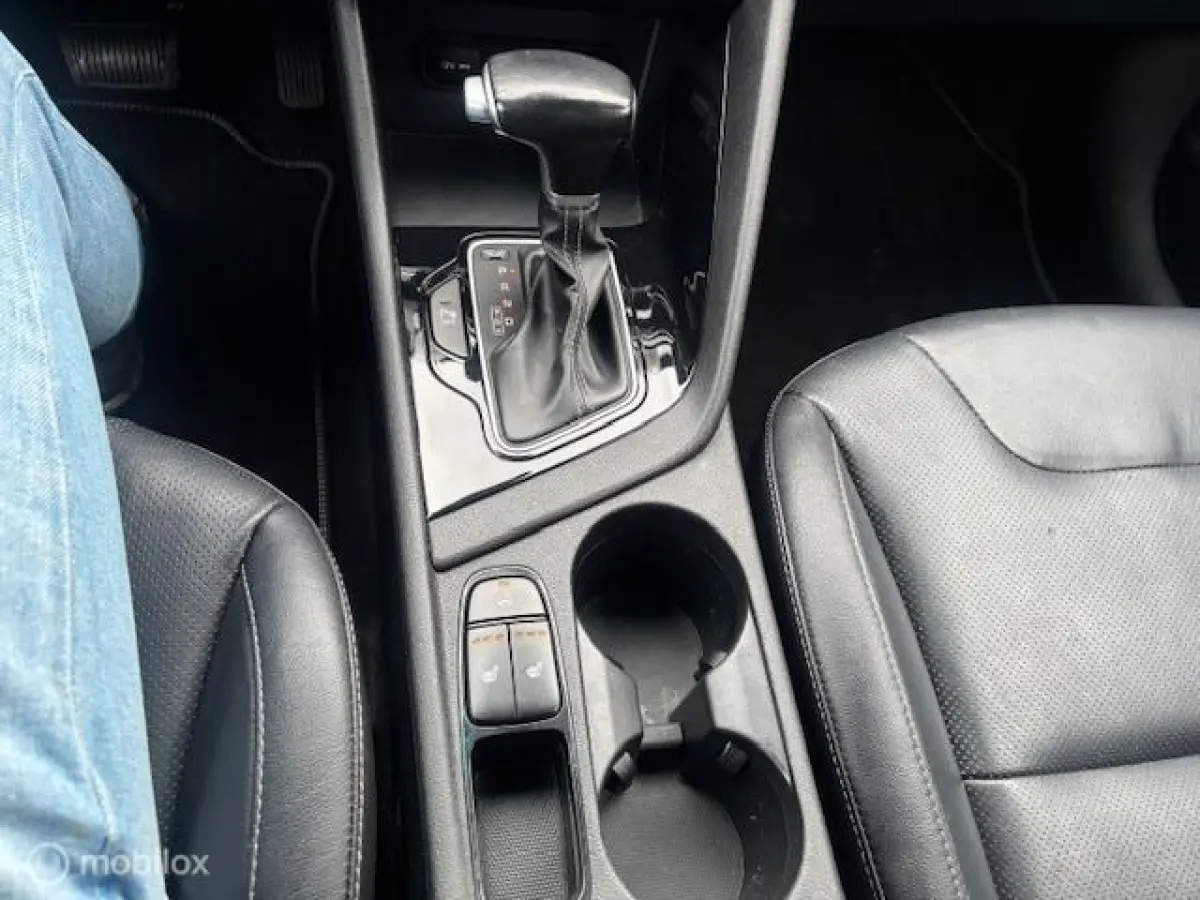 1.6 GDi Hybrid DynamicPlusLine Navigatie, + Camera achter , Leren bekleding Stoel & Stuur verwarming , Lane assist , Brake assist , volledig onderhouden !