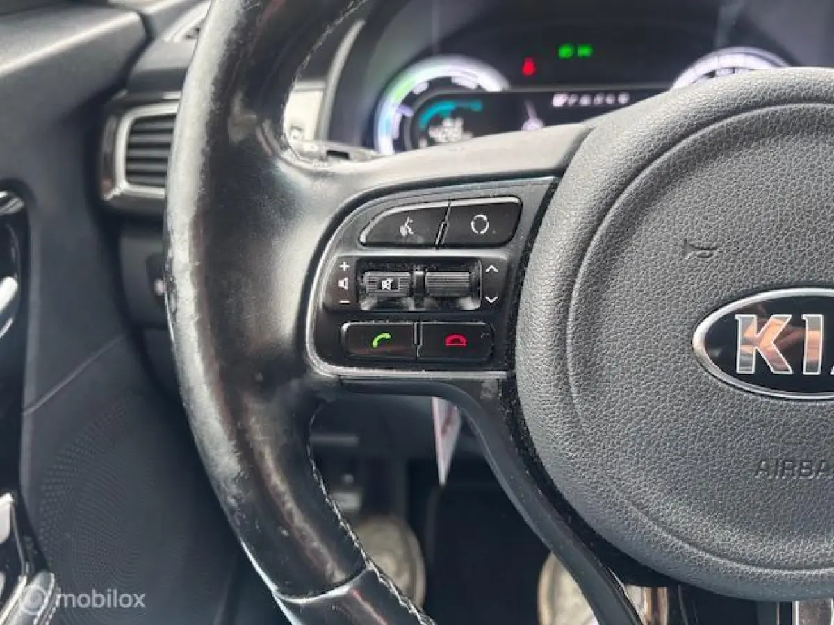 1.6 GDi Hybrid DynamicPlusLine Navigatie, + Camera achter , Leren bekleding Stoel & Stuur verwarming , Lane assist , Brake assist , volledig onderhouden !