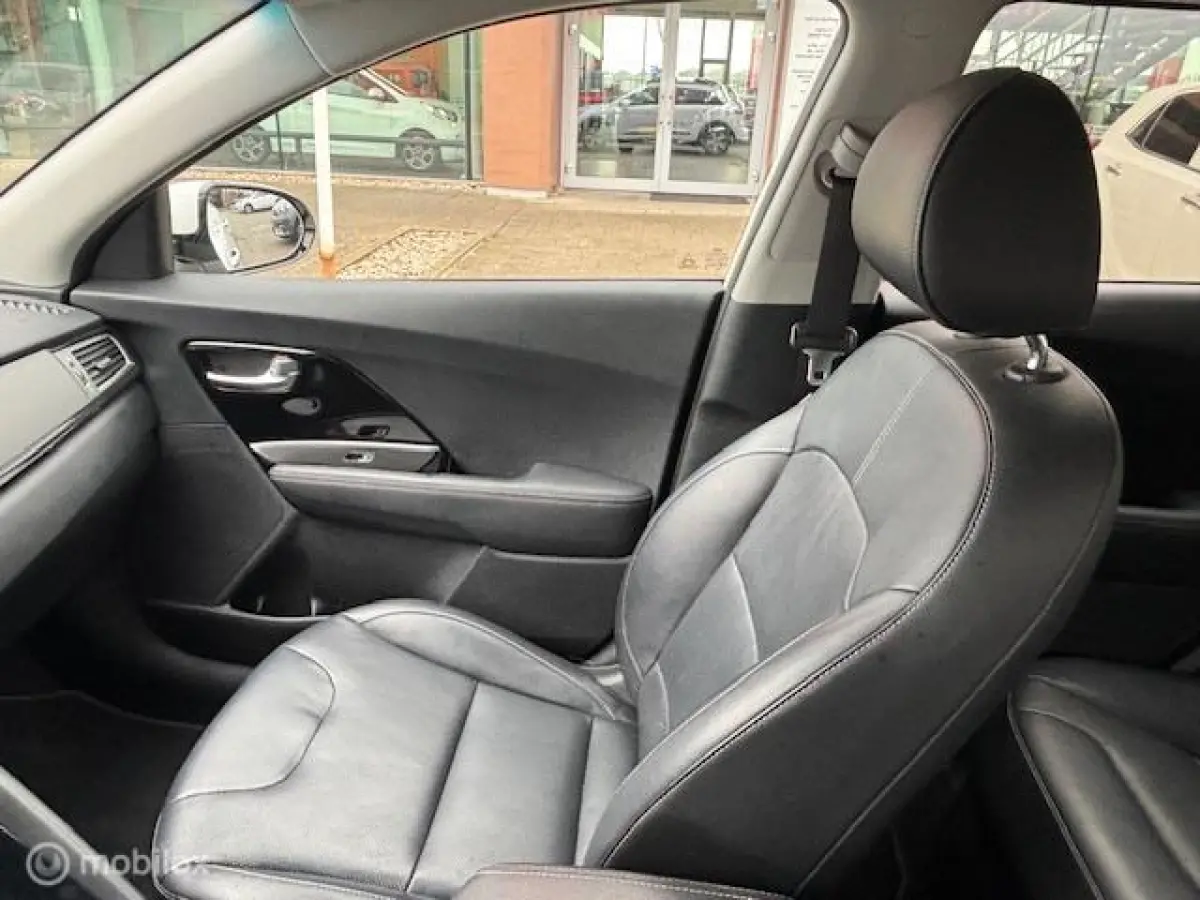 1.6 GDi Hybrid DynamicPlusLine Navigatie, + Camera achter , Leren bekleding Stoel & Stuur verwarming , Lane assist , Brake assist , volledig onderhouden !