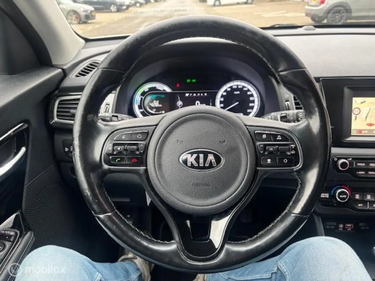 1.6 GDi Hybrid DynamicPlusLine Navigatie, + Camera achter , Leren bekleding Stoel & Stuur verwarming , Lane assist , Brake assist , volledig onderhouden !