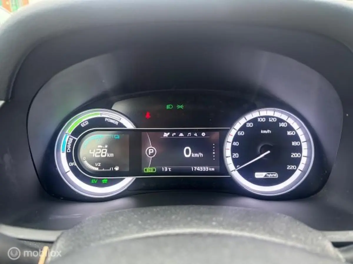 1.6 GDi Hybrid DynamicPlusLine Navigatie, + Camera achter , Leren bekleding Stoel & Stuur verwarming , Lane assist , Brake assist , volledig onderhouden !